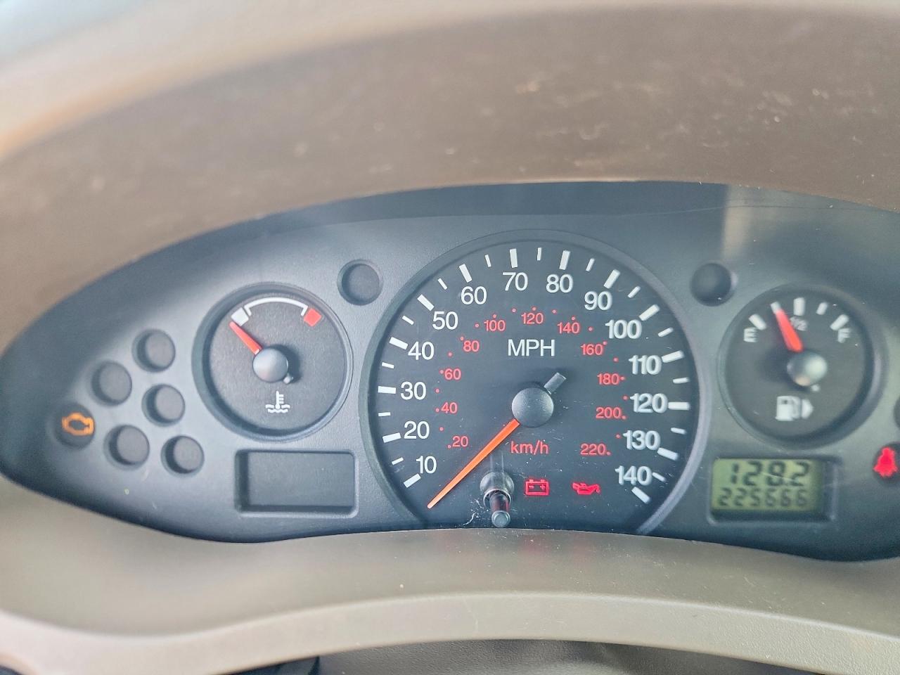 2005 FORD FOCUS ZX4 photo 9