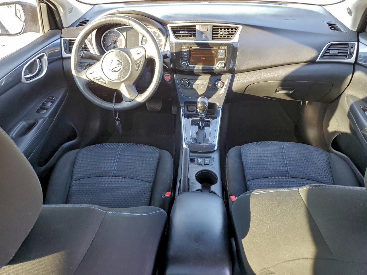 2016 NISSAN SENTRA S photo 8