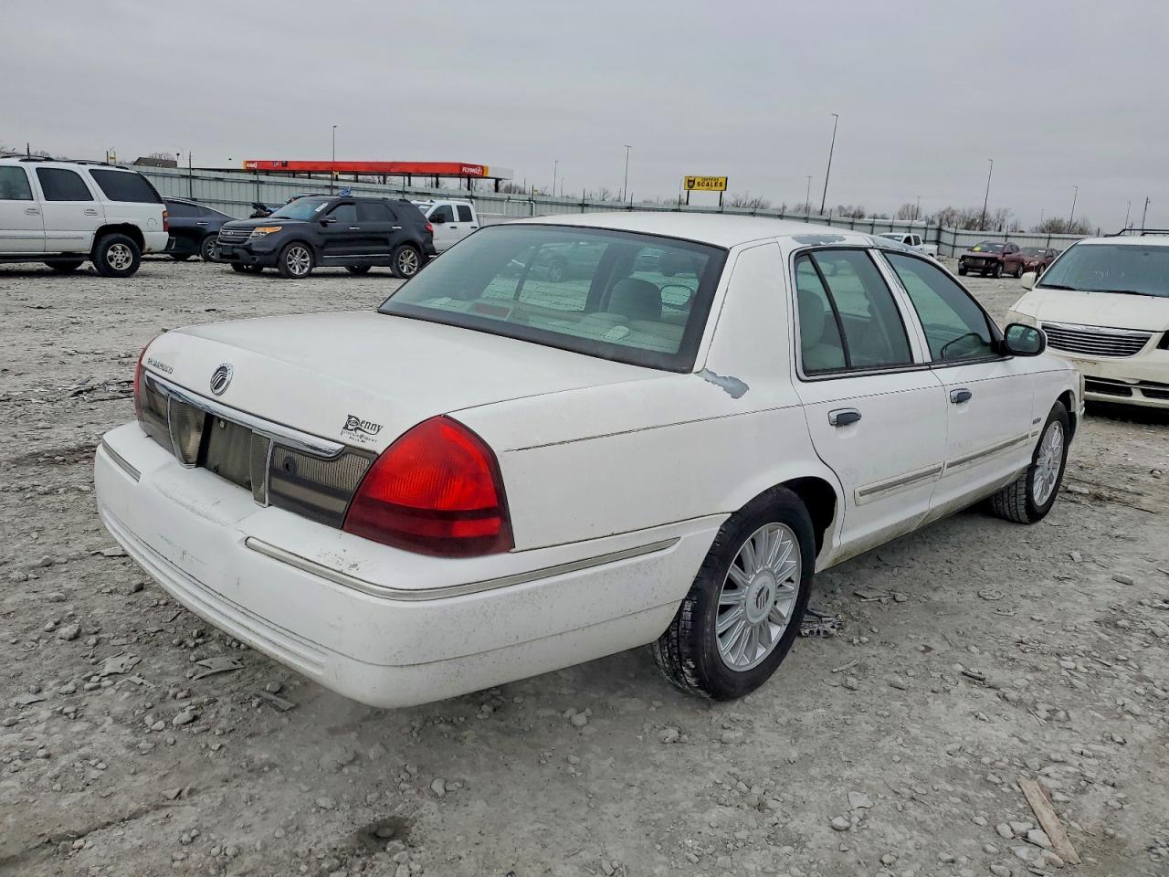 2009 MERCURY GRAND MARQUIS LS photo 3