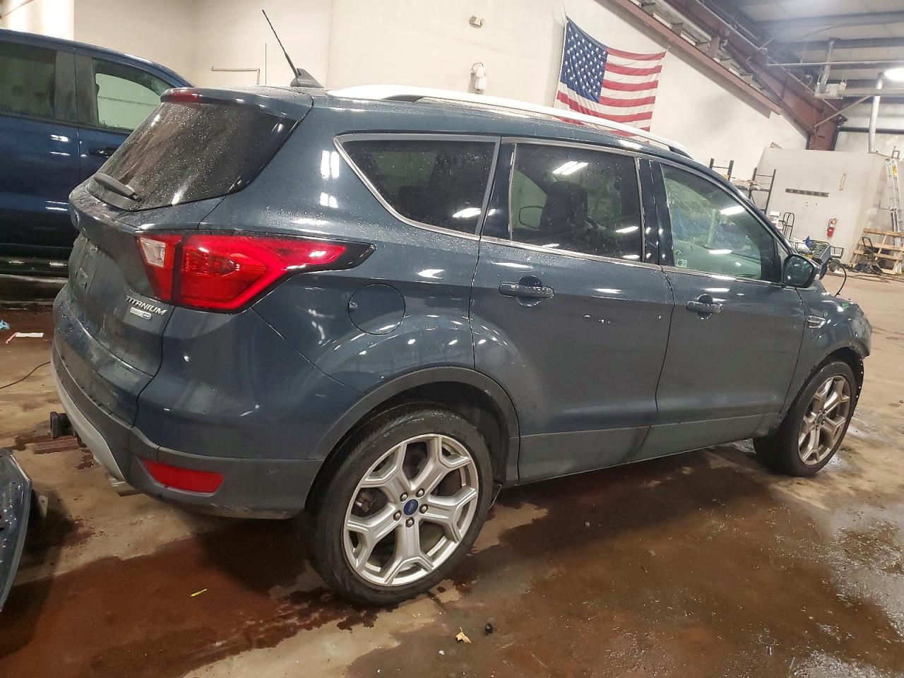 2019 FORD ESCAPE TITANIUM photo 3