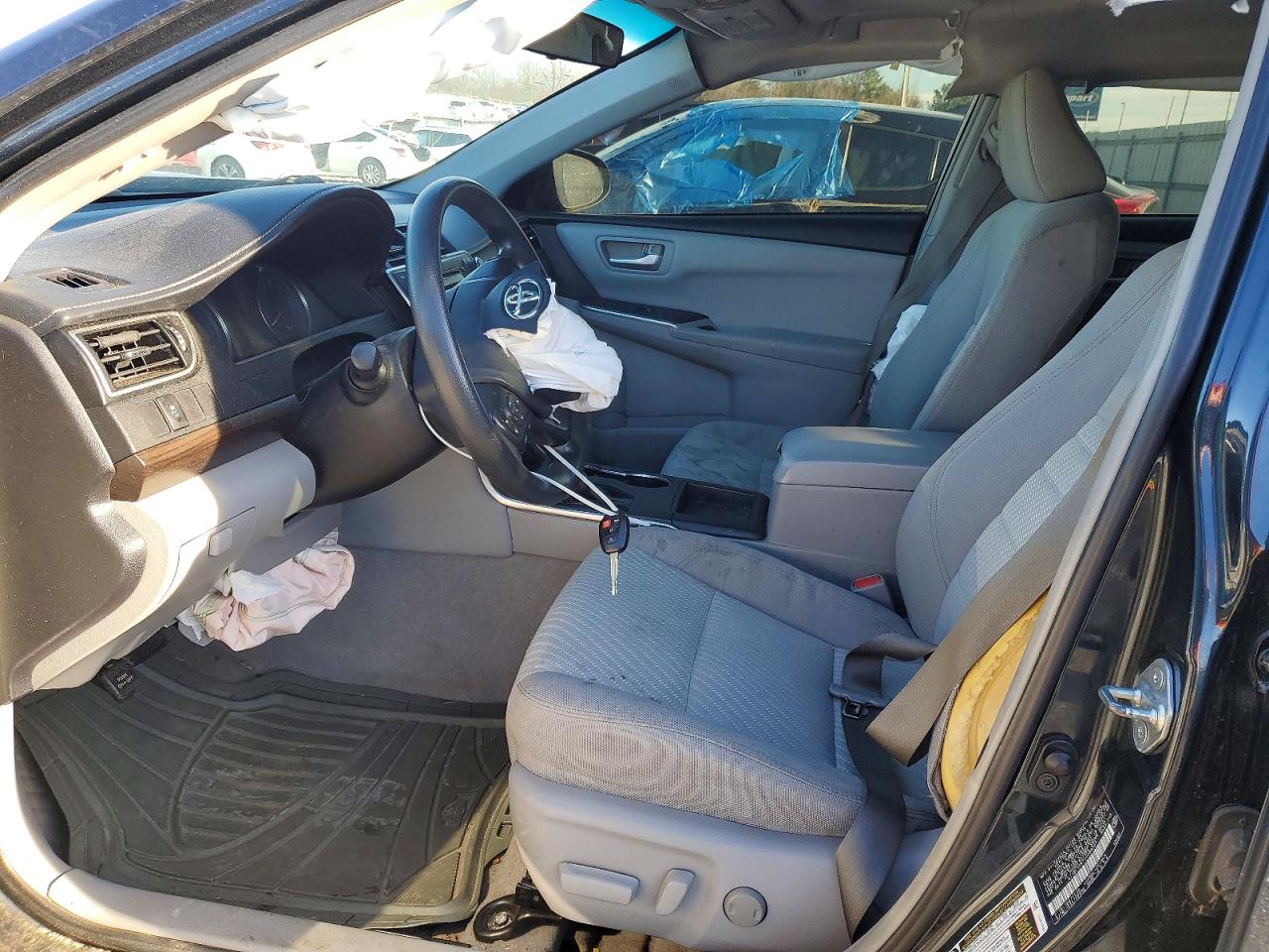 2015 TOYOTA CAMRY LE photo 7