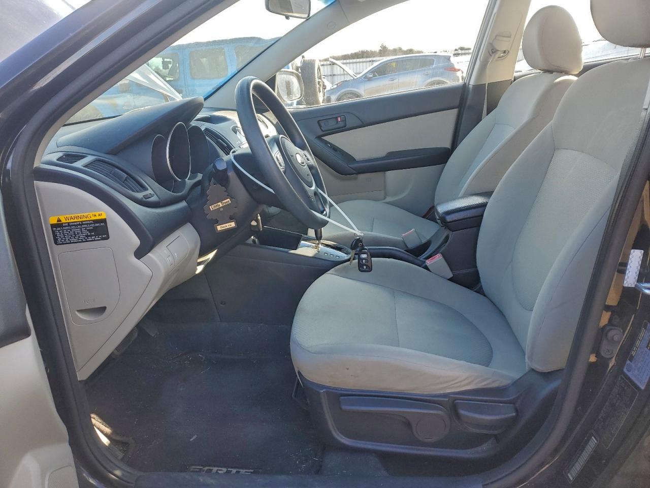 2010 KIA FORTE EX photo 7
