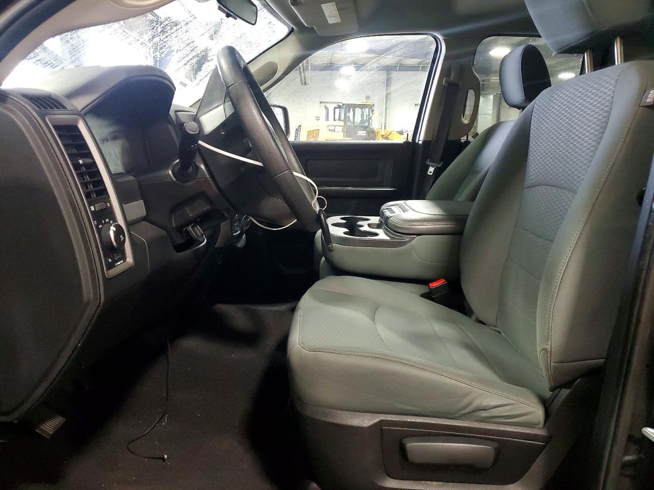 2018 RAM 1500 ST photo 7