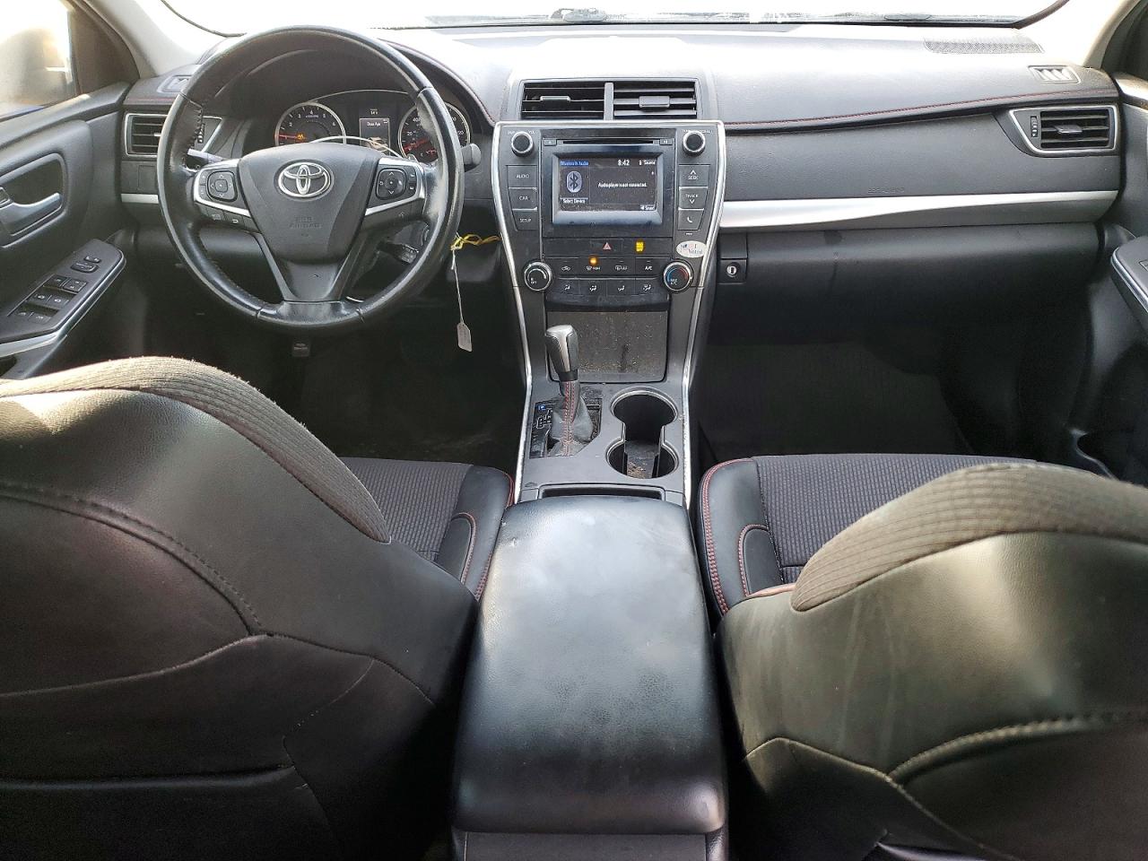 2016 TOYOTA CAMRY LE photo 8
