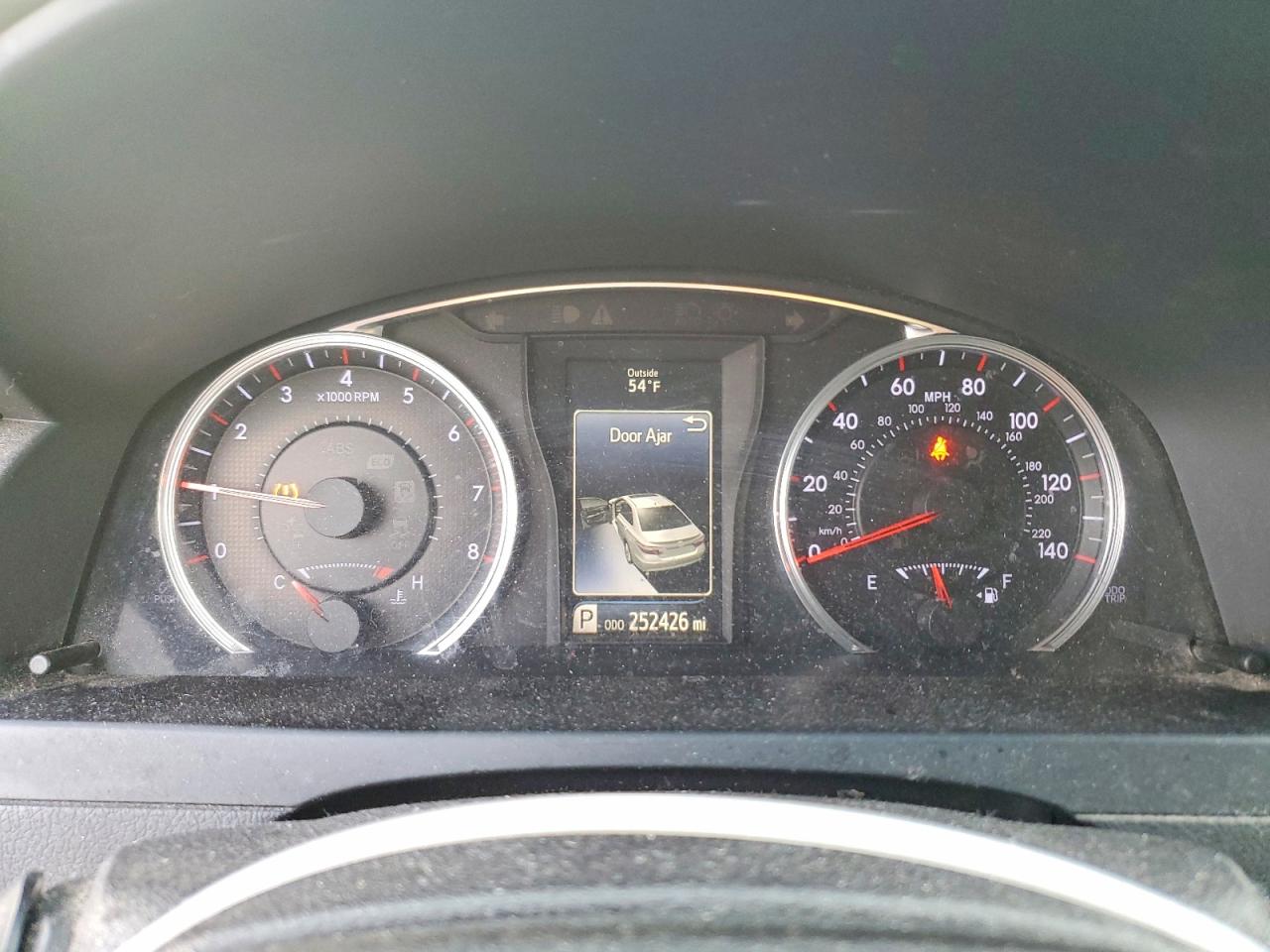 2016 TOYOTA CAMRY LE photo 9