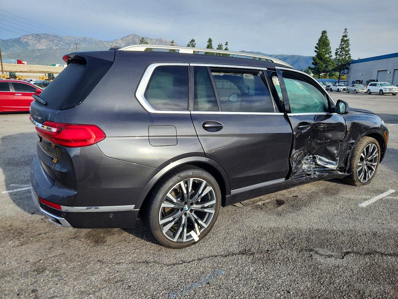 2020 BMW X7 XDRIVE40I photo 3