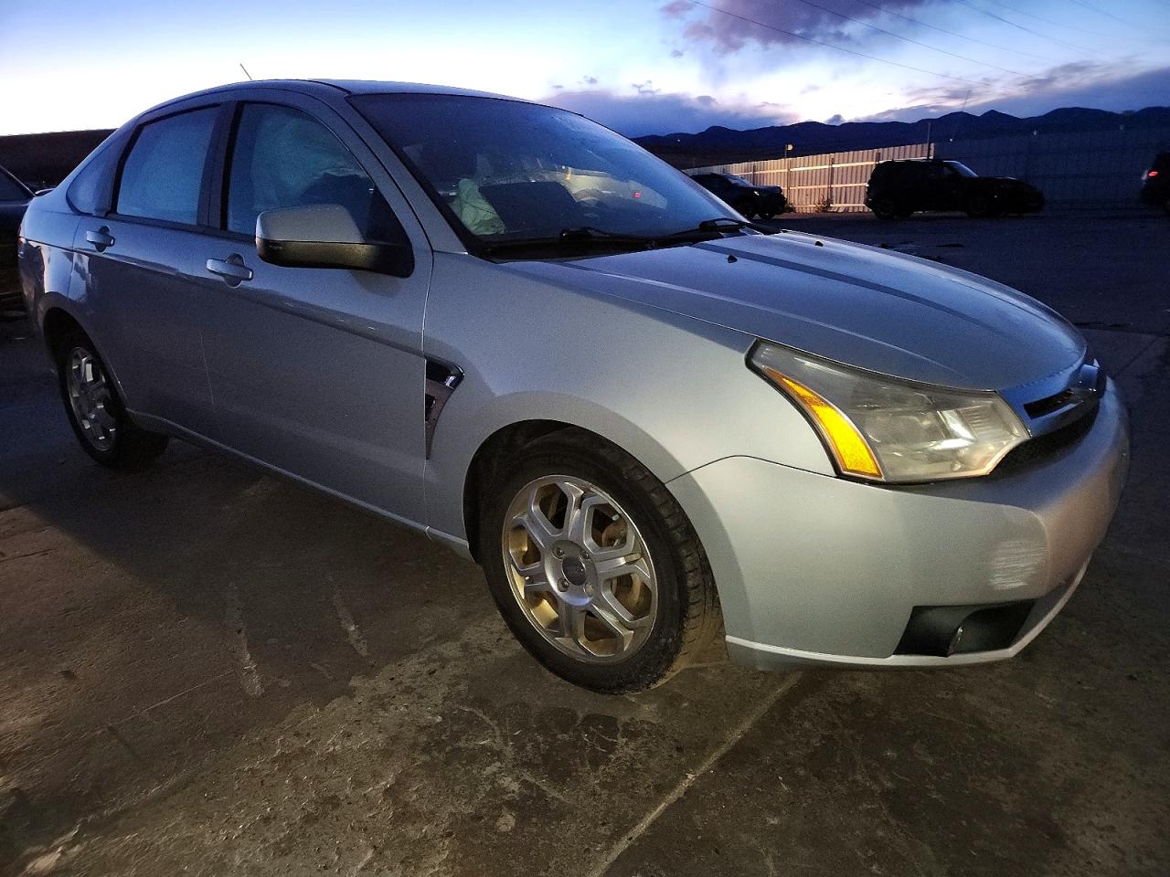2008 FORD FOCUS SE photo 4