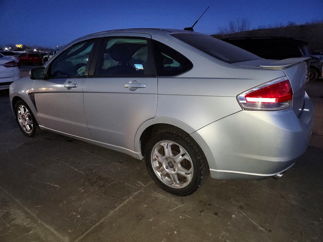 2008 FORD FOCUS SE photo 2