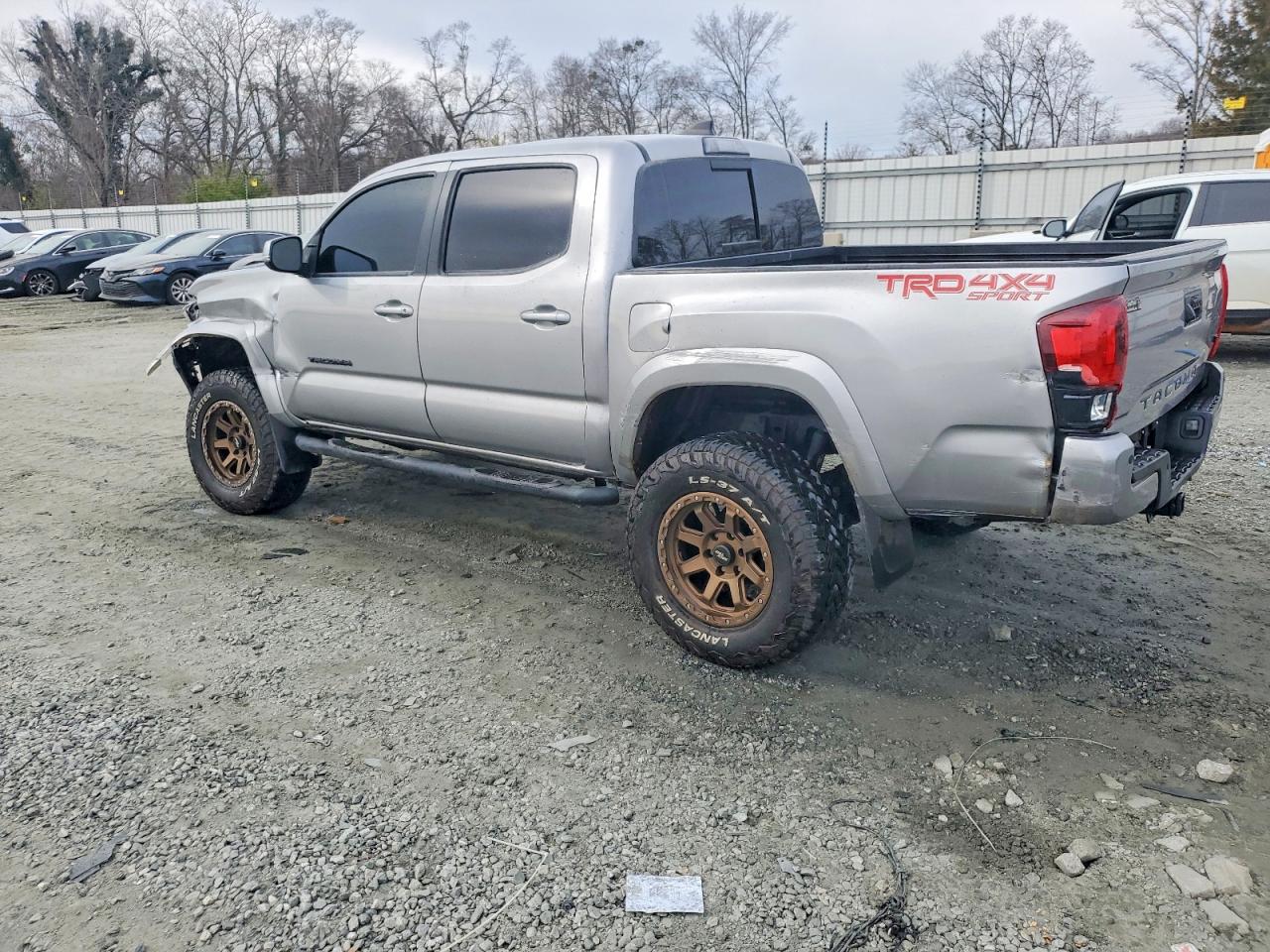 2019 TOYOTA TACOMA TRD SPORT photo 3
