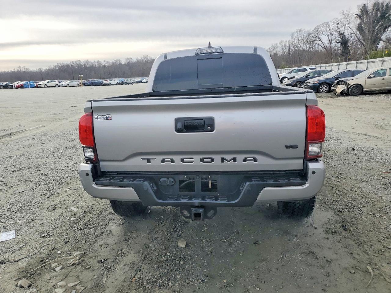 2019 TOYOTA TACOMA TRD SPORT photo 11
