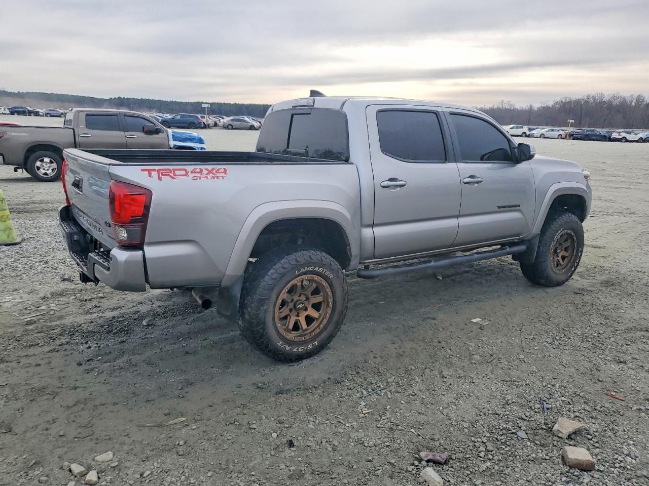 2019 TOYOTA TACOMA TRD SPORT photo 5