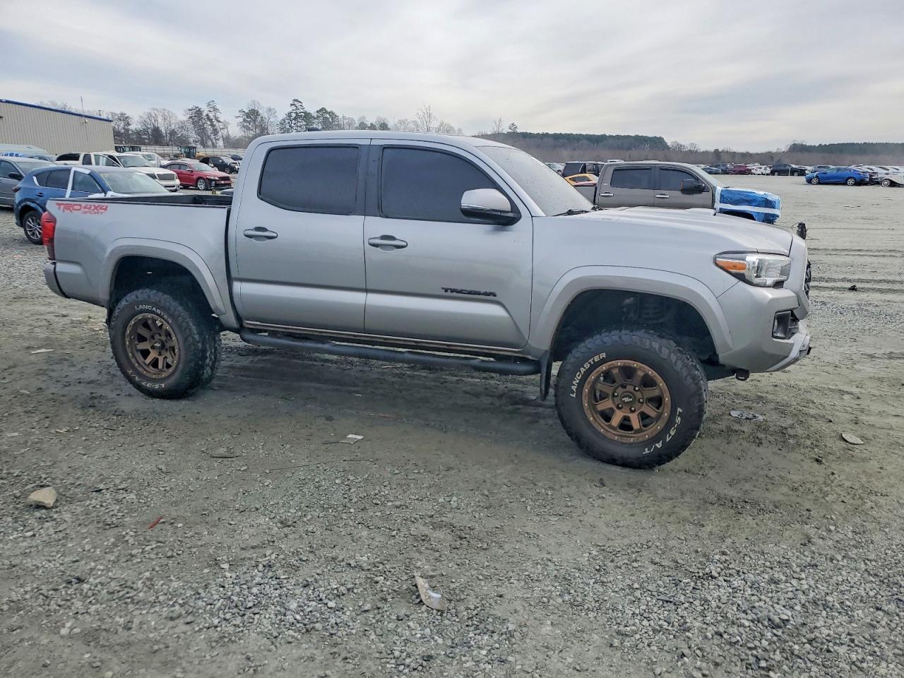 2019 TOYOTA TACOMA TRD SPORT photo 7