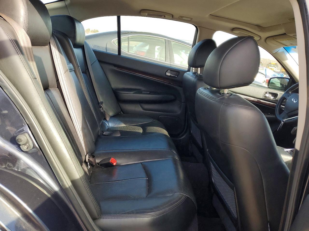 2012 INFINITI G37 photo 10