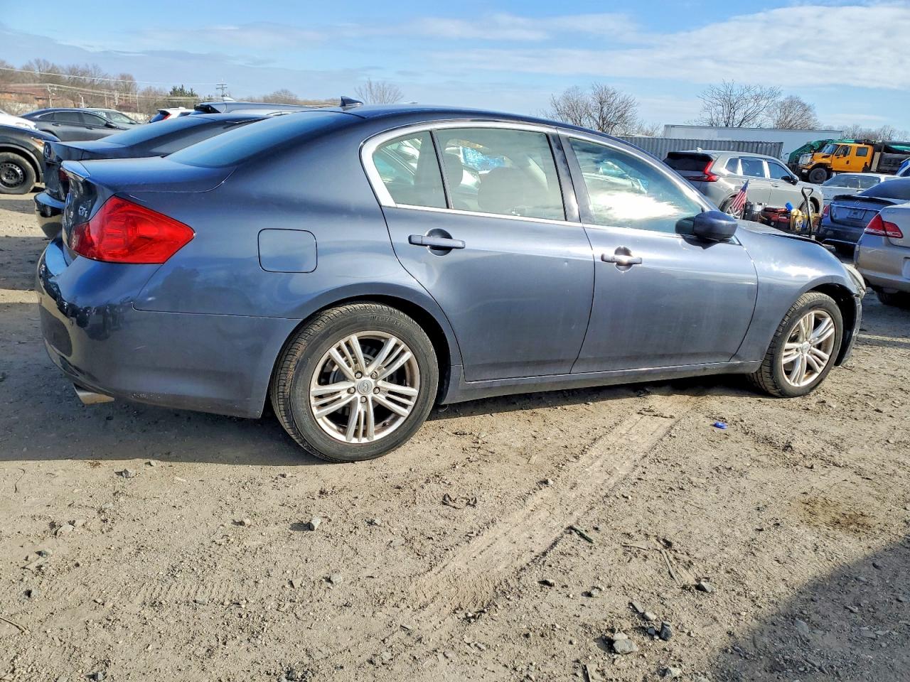 2012 INFINITI G37 photo 3