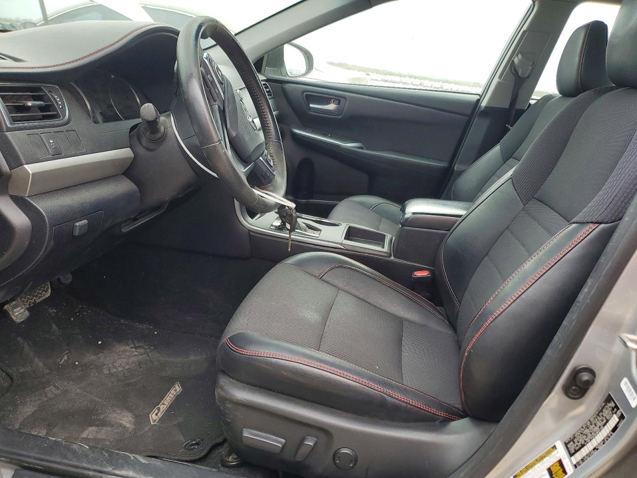 2017 TOYOTA CAMRY LE photo 7