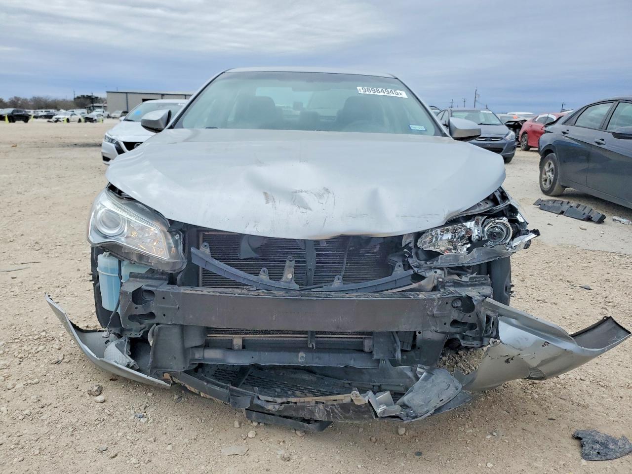 2017 TOYOTA CAMRY LE photo 5