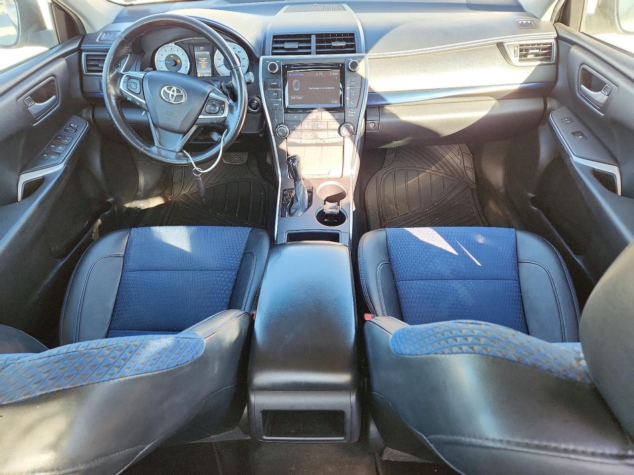 2016 TOYOTA CAMRY LE photo 15