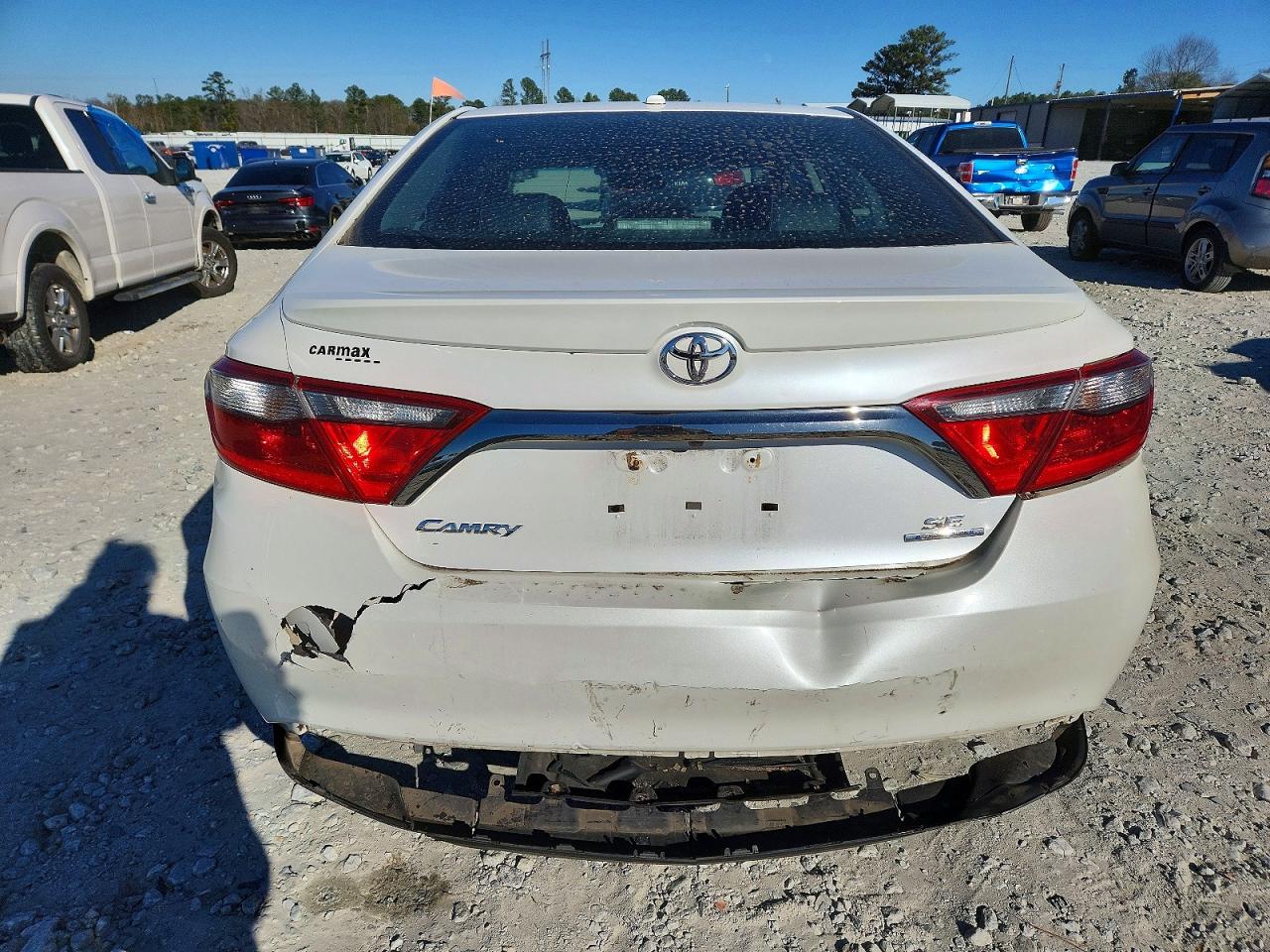 2016 TOYOTA CAMRY LE photo 11