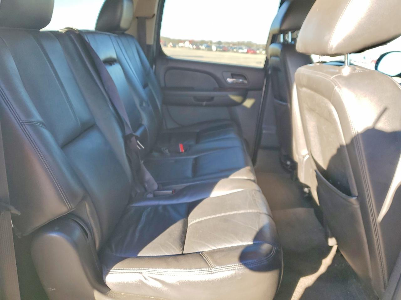 2012 CHEVROLET SUBURBAN C1500 LT photo 11