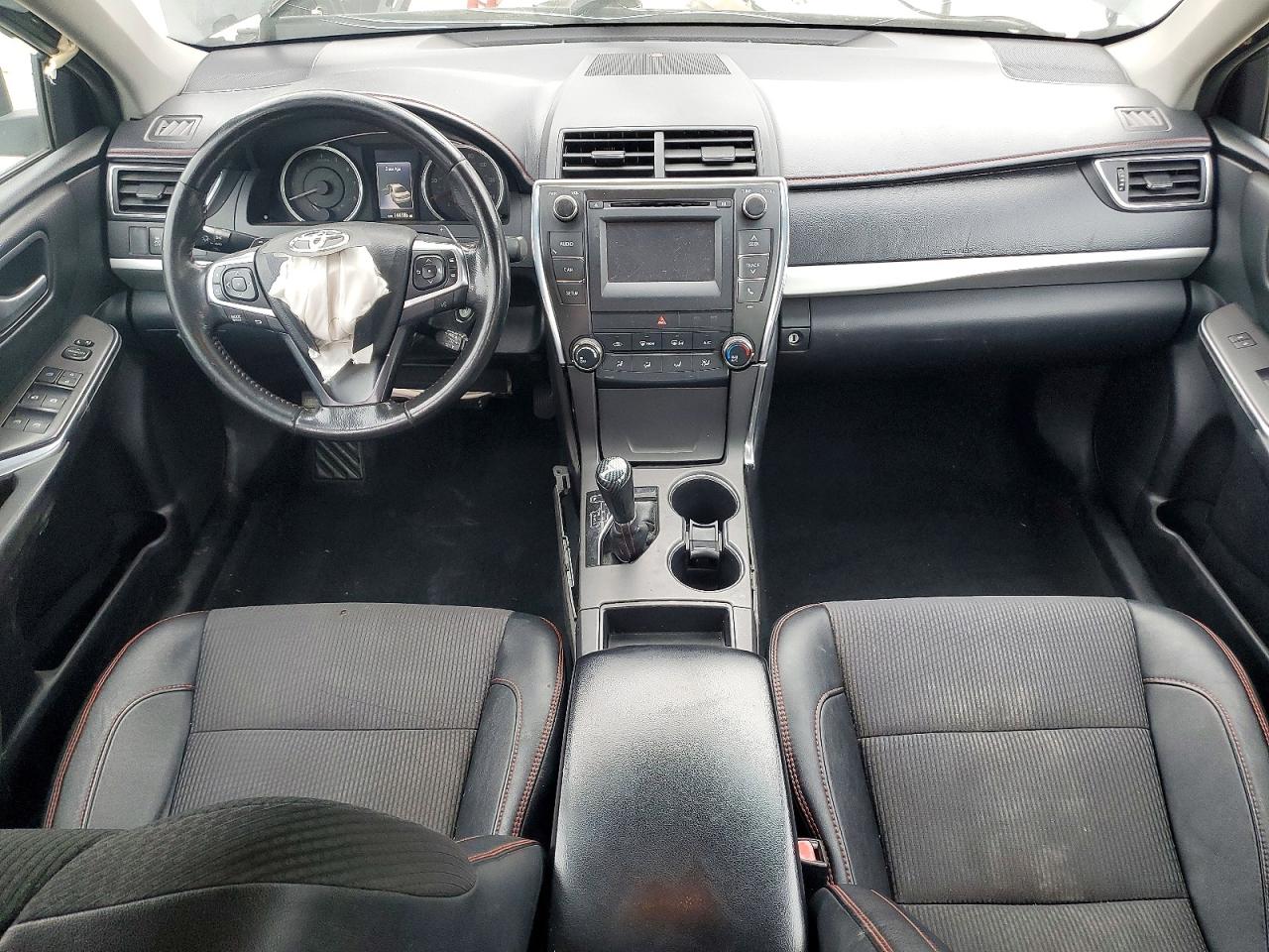 2016 TOYOTA CAMRY LE photo 8