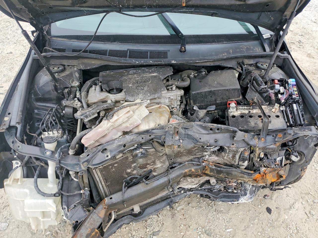 2016 TOYOTA CAMRY LE photo 11