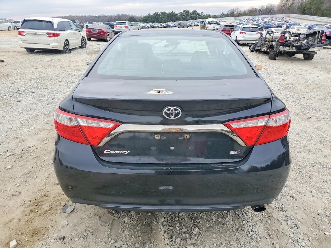 2016 TOYOTA CAMRY LE photo 6