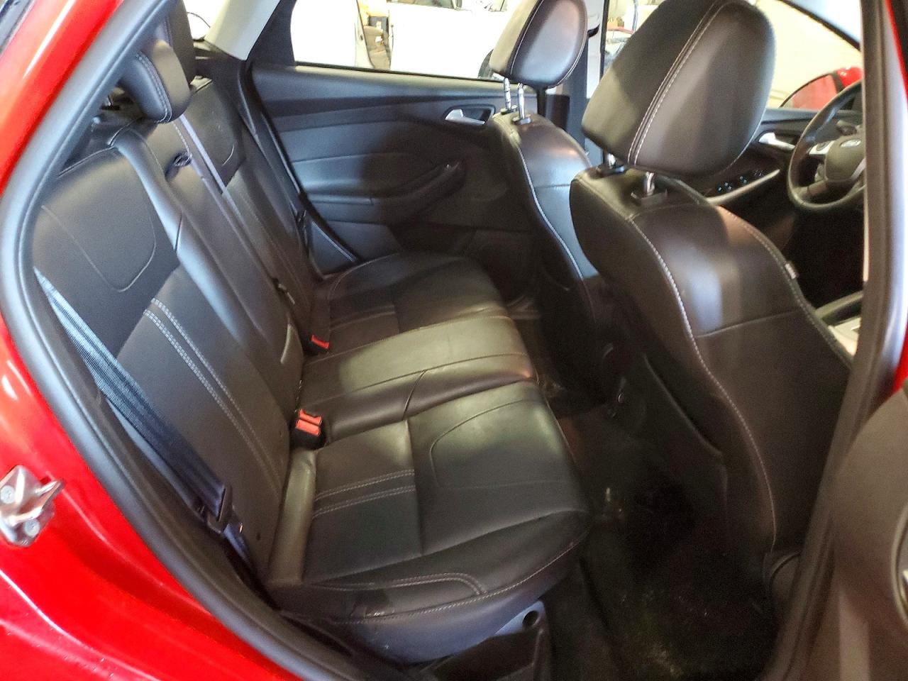 2014 FORD FOCUS SE photo 10