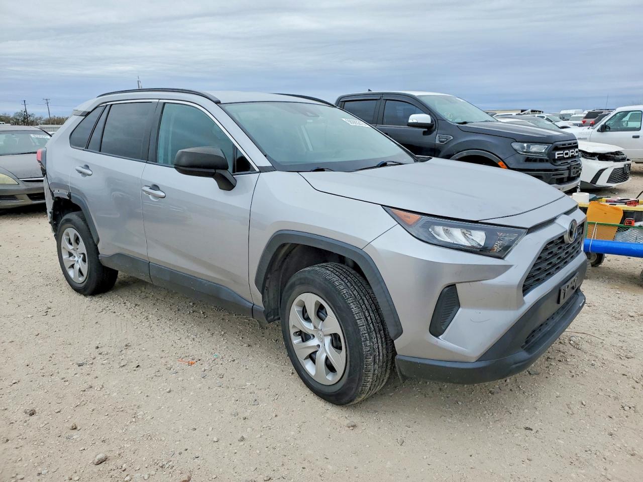 2021 TOYOTA RAV4 LE photo 4