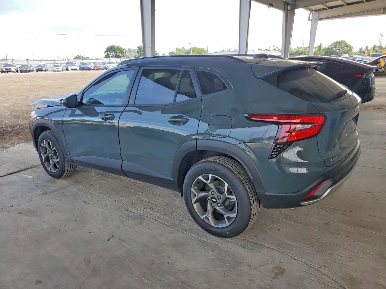 2025 CHEVROLET TRAX 1LT photo 2
