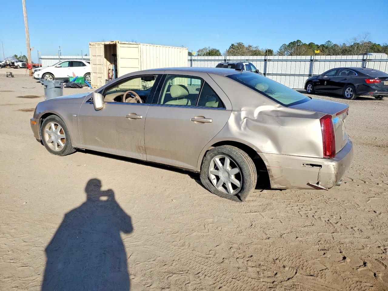 2005 CADILLAC STS photo 2