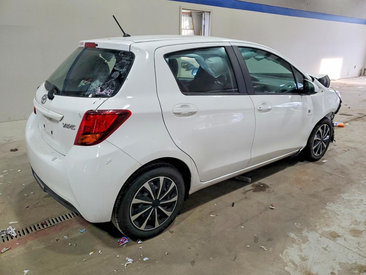 2017 TOYOTA YARIS 5-DOOR L FLEET photo 3
