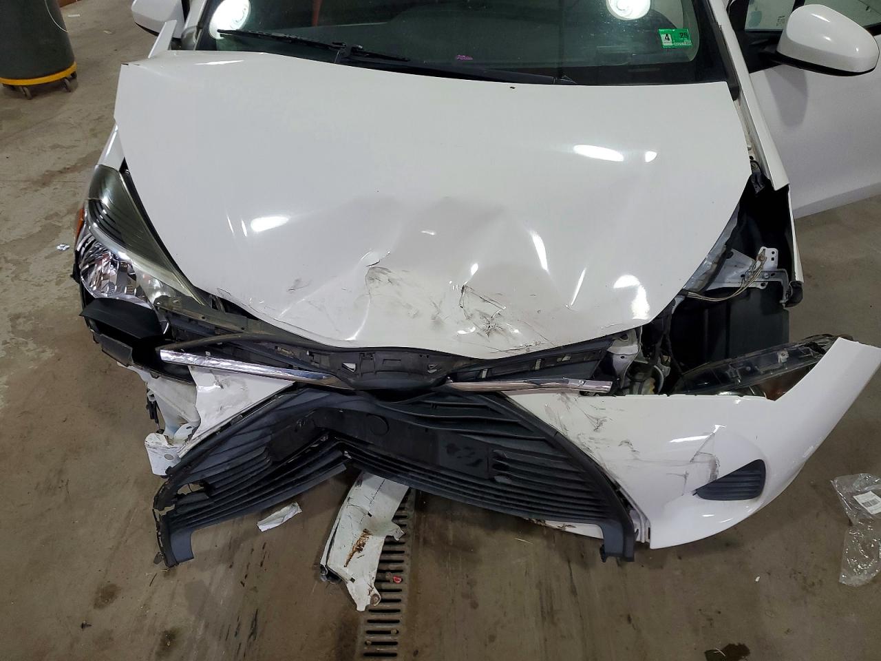 2017 TOYOTA YARIS 5-DOOR L FLEET photo 11