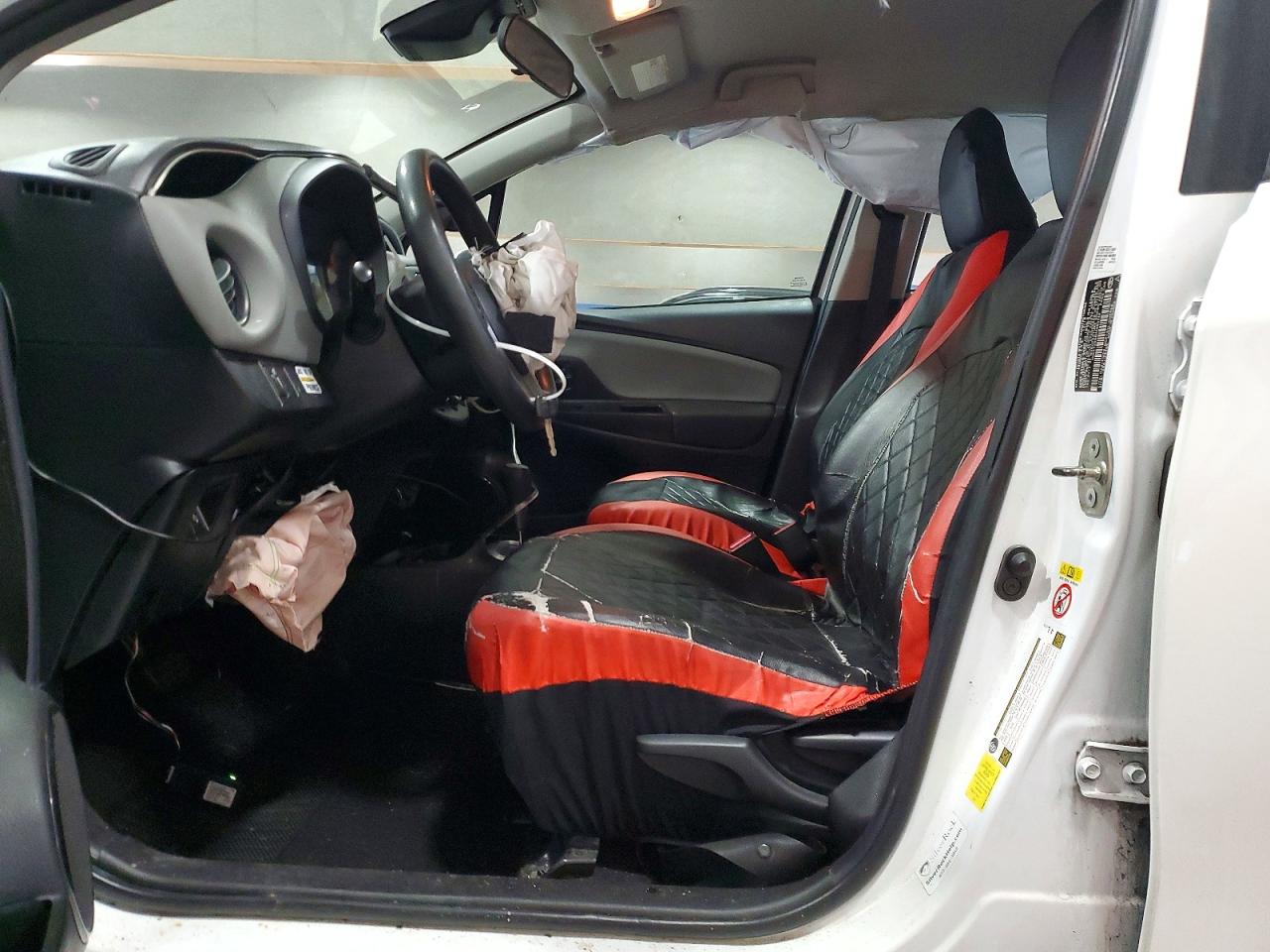2017 TOYOTA YARIS 5-DOOR L FLEET photo 7