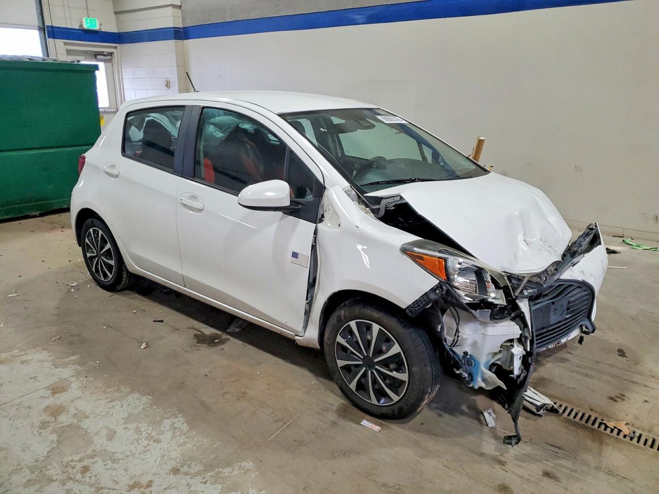 2017 TOYOTA YARIS 5-DOOR L FLEET photo 4