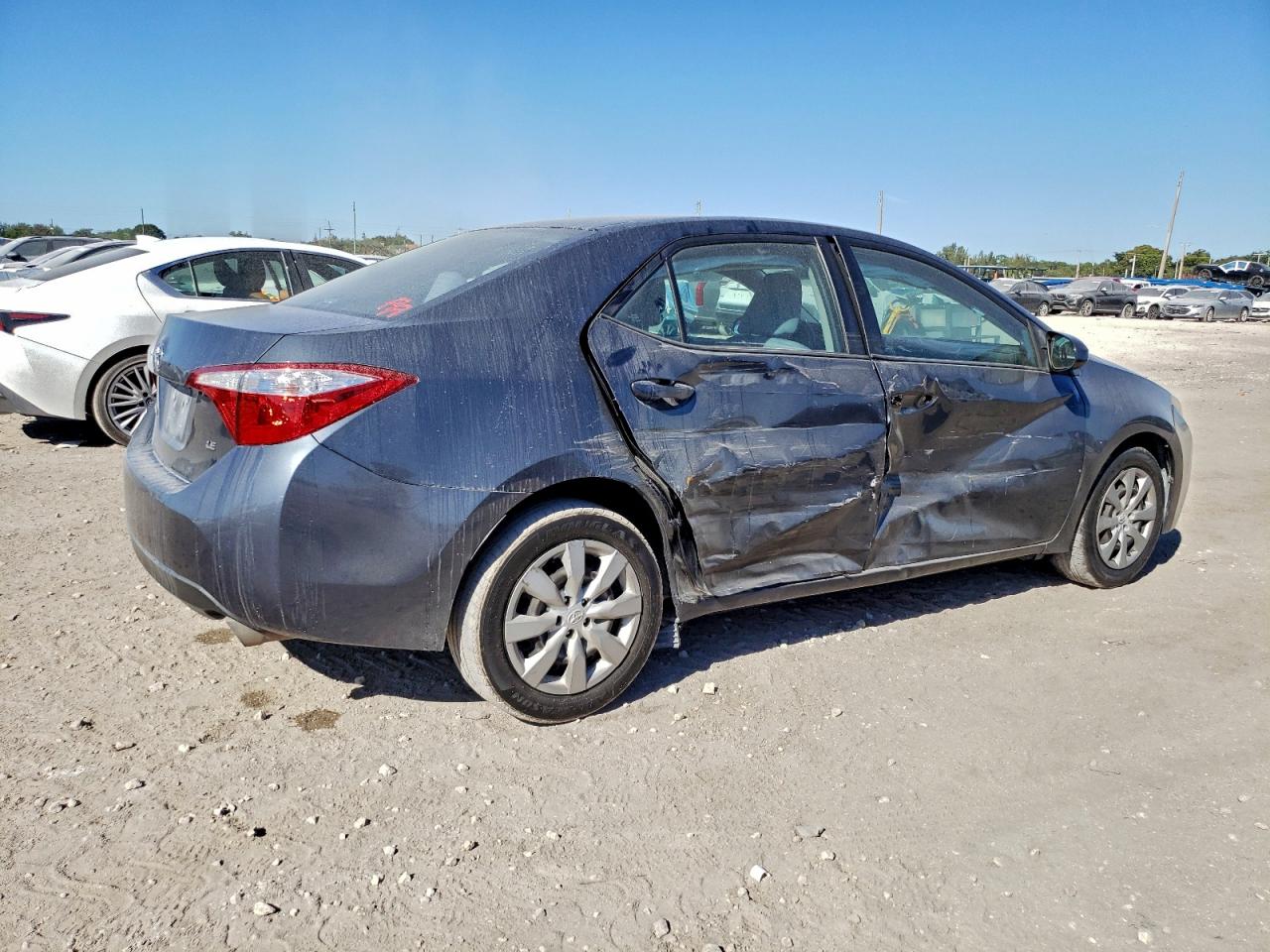 2015 TOYOTA COROLLA L photo 3