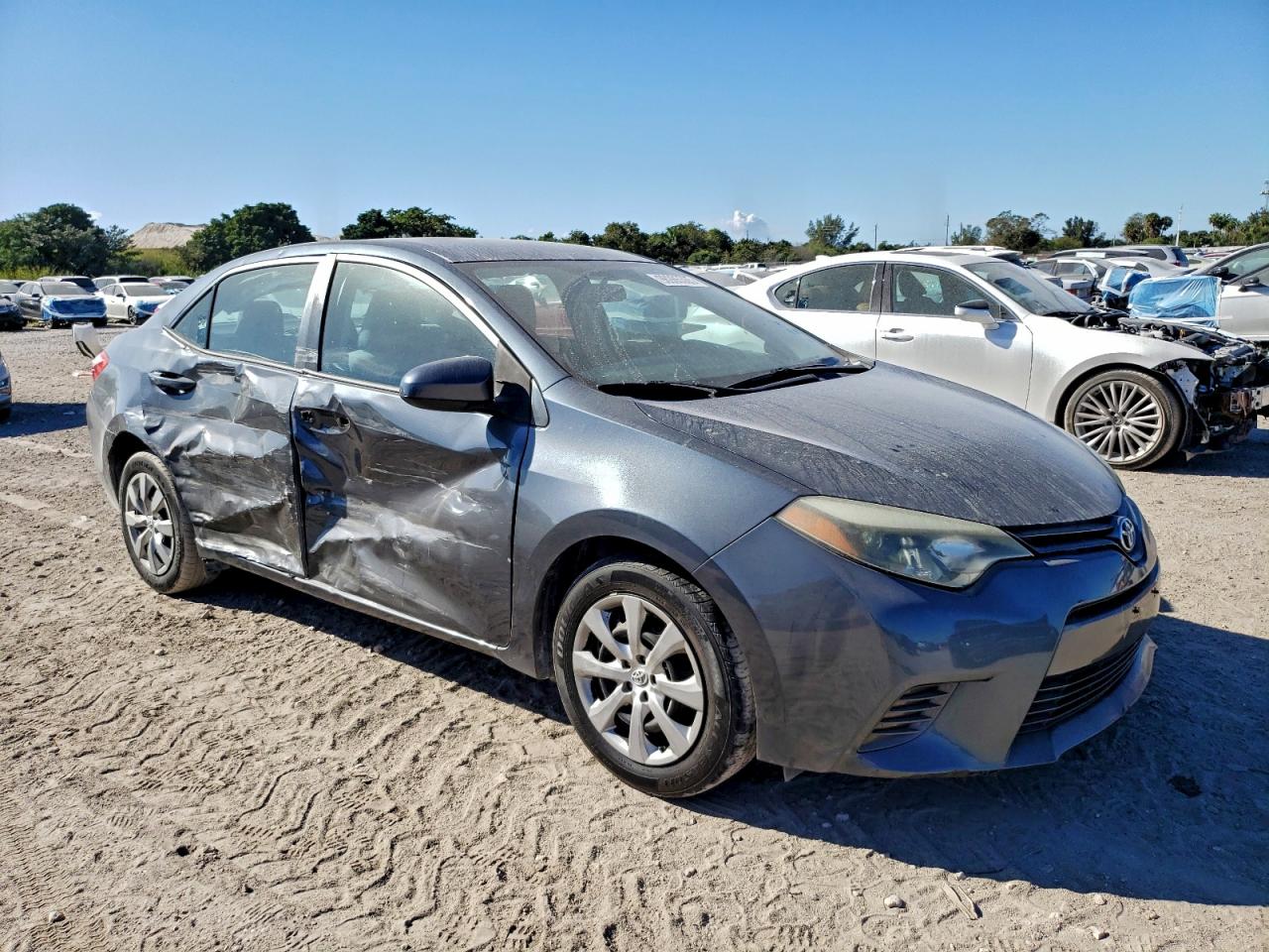 2015 TOYOTA COROLLA L photo 4