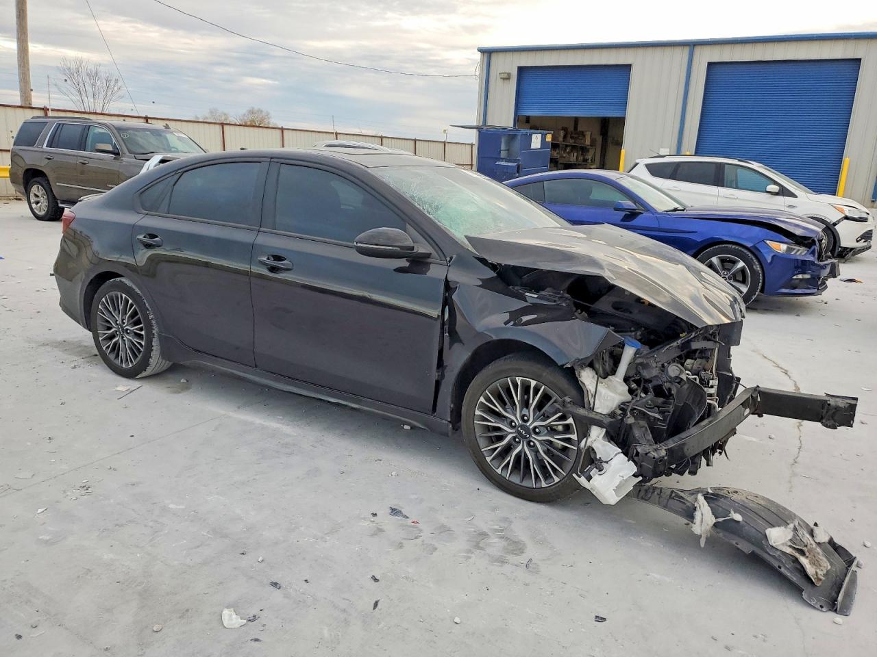 2023 KIA FORTE GT LINE photo 4