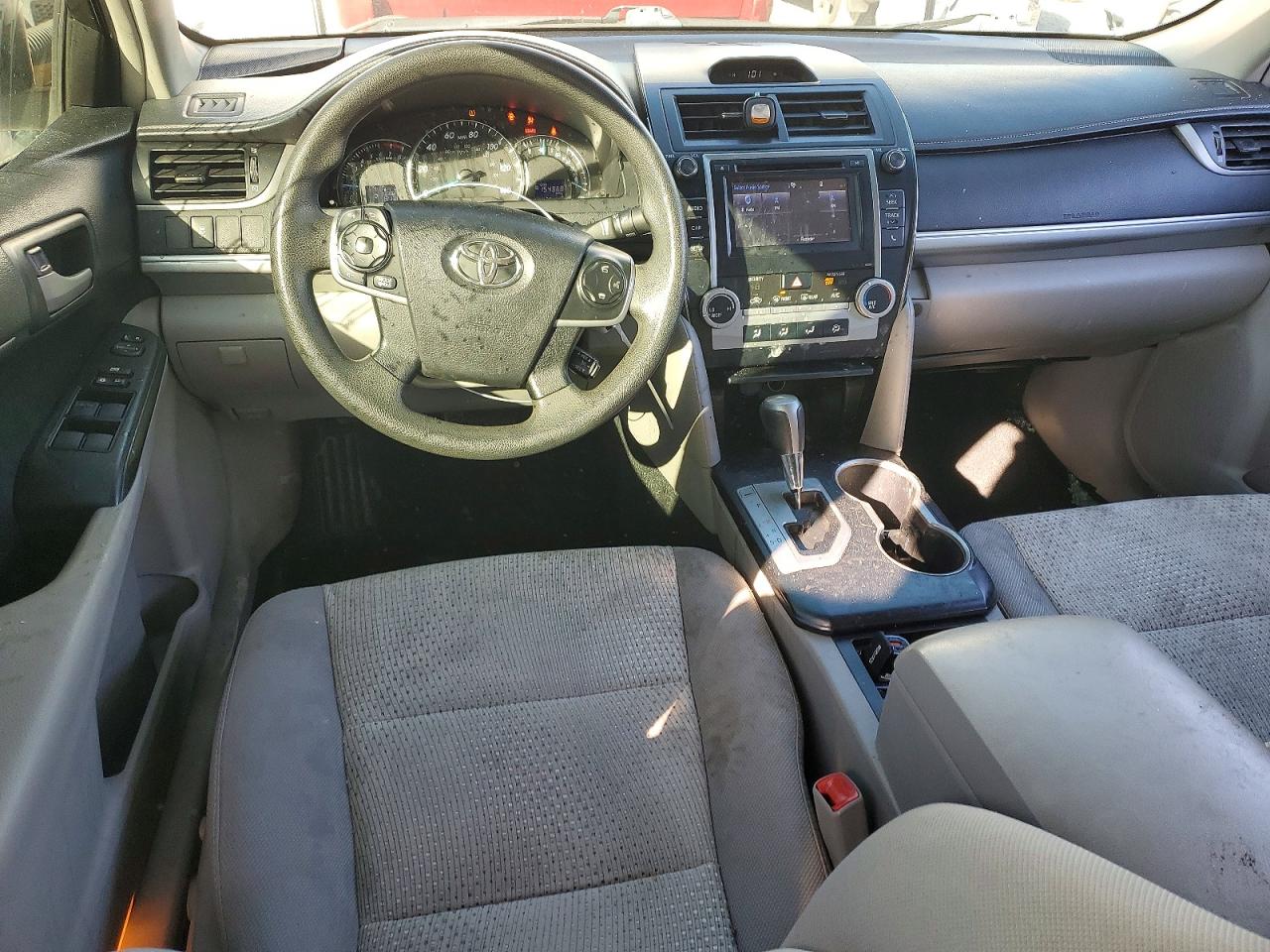 2014 TOYOTA CAMRY L photo 8