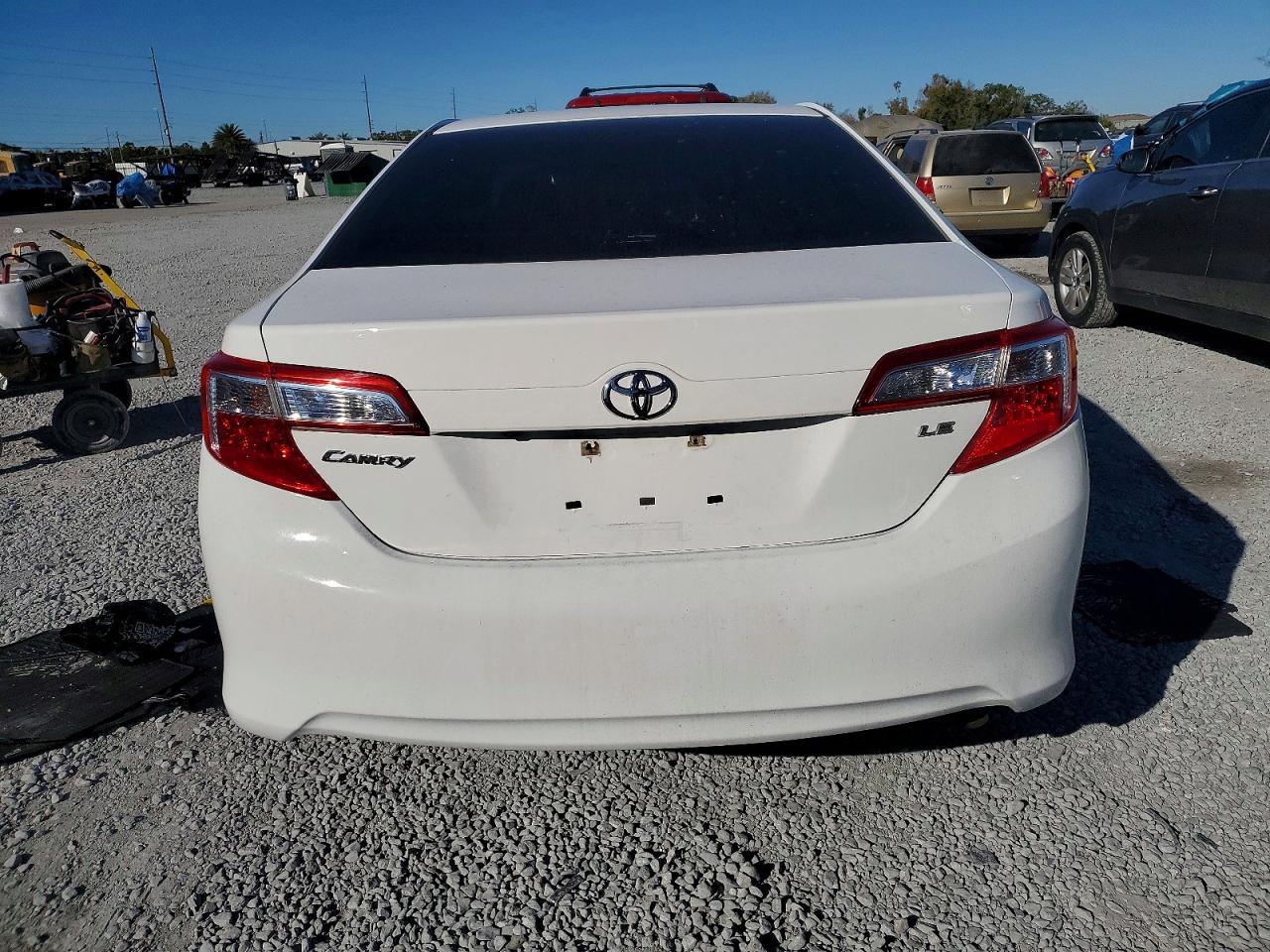 2014 TOYOTA CAMRY L photo 6