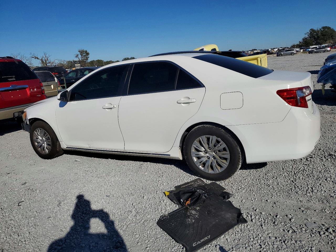 2014 TOYOTA CAMRY L photo 2