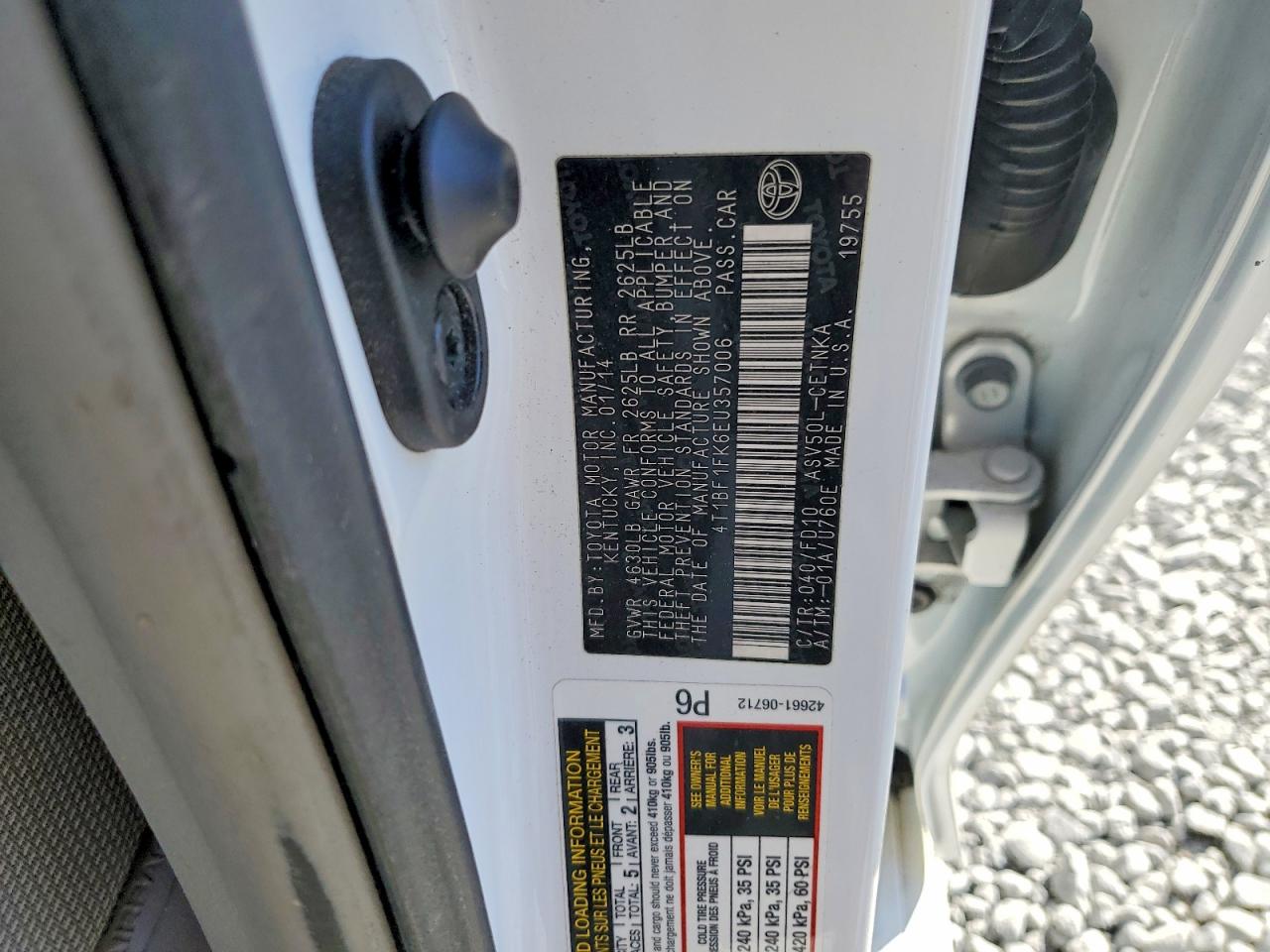 2014 TOYOTA CAMRY L photo 13