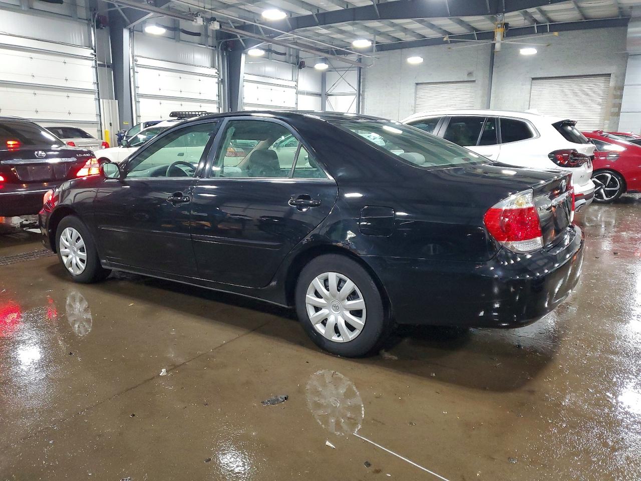 2006 TOYOTA CAMRY LE photo 2
