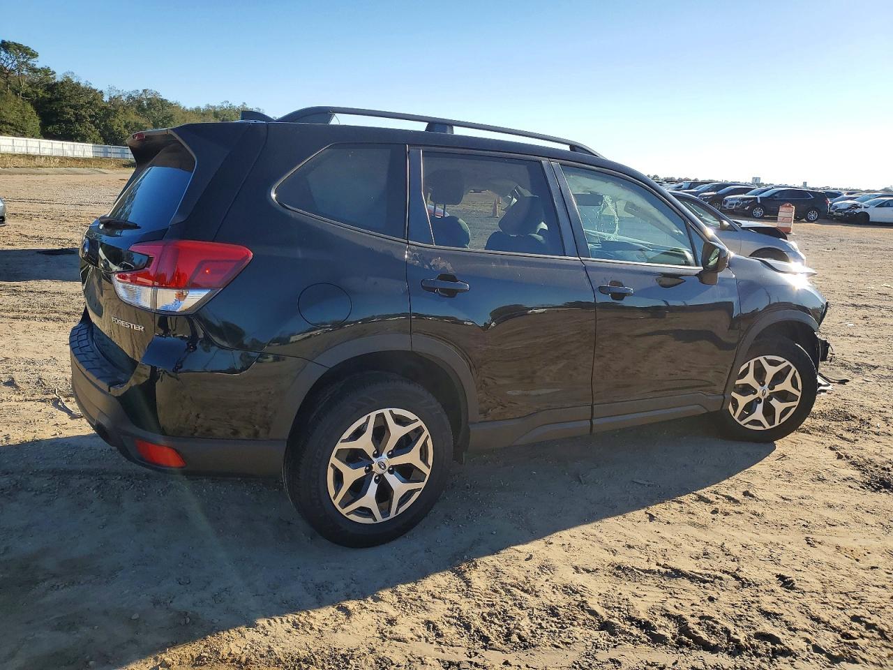 2020 SUBARU FORESTER PREMIUM photo 3