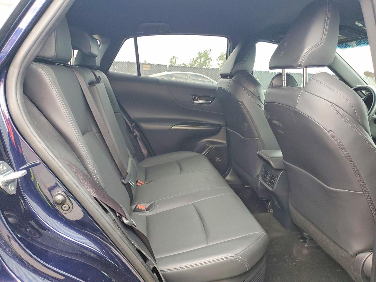 2024 TOYOTA VENZA LE photo 11