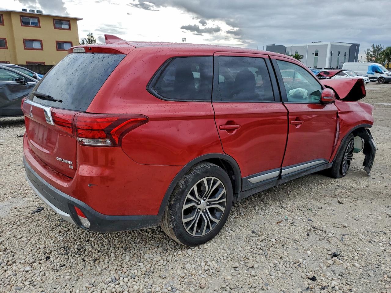 2017 MITSUBISHI OUTLANDER SE photo 3