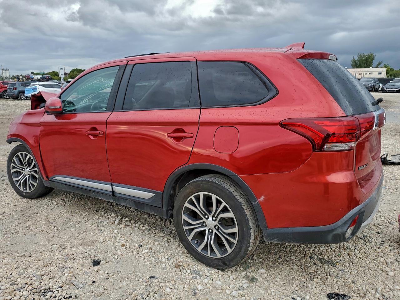 2017 MITSUBISHI OUTLANDER SE photo 2