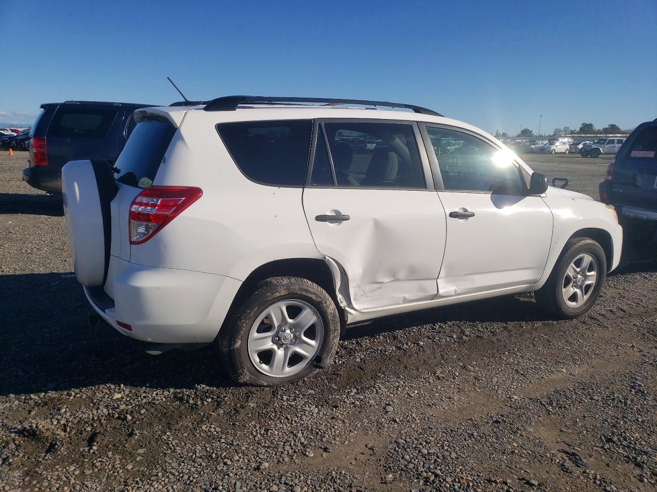 2012 TOYOTA RAV4 photo 3