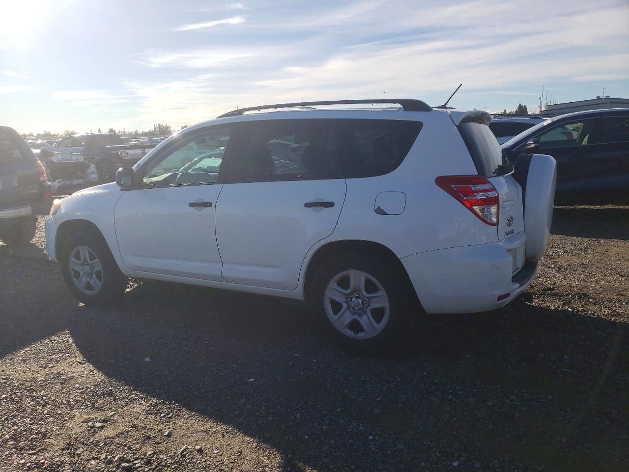 2012 TOYOTA RAV4 photo 2