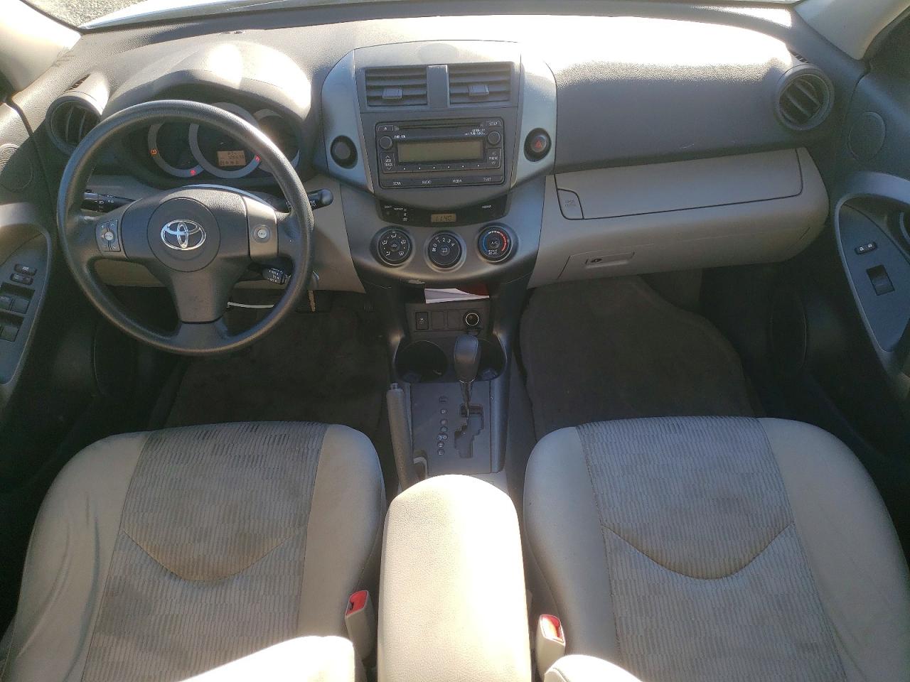 2012 TOYOTA RAV4 photo 8