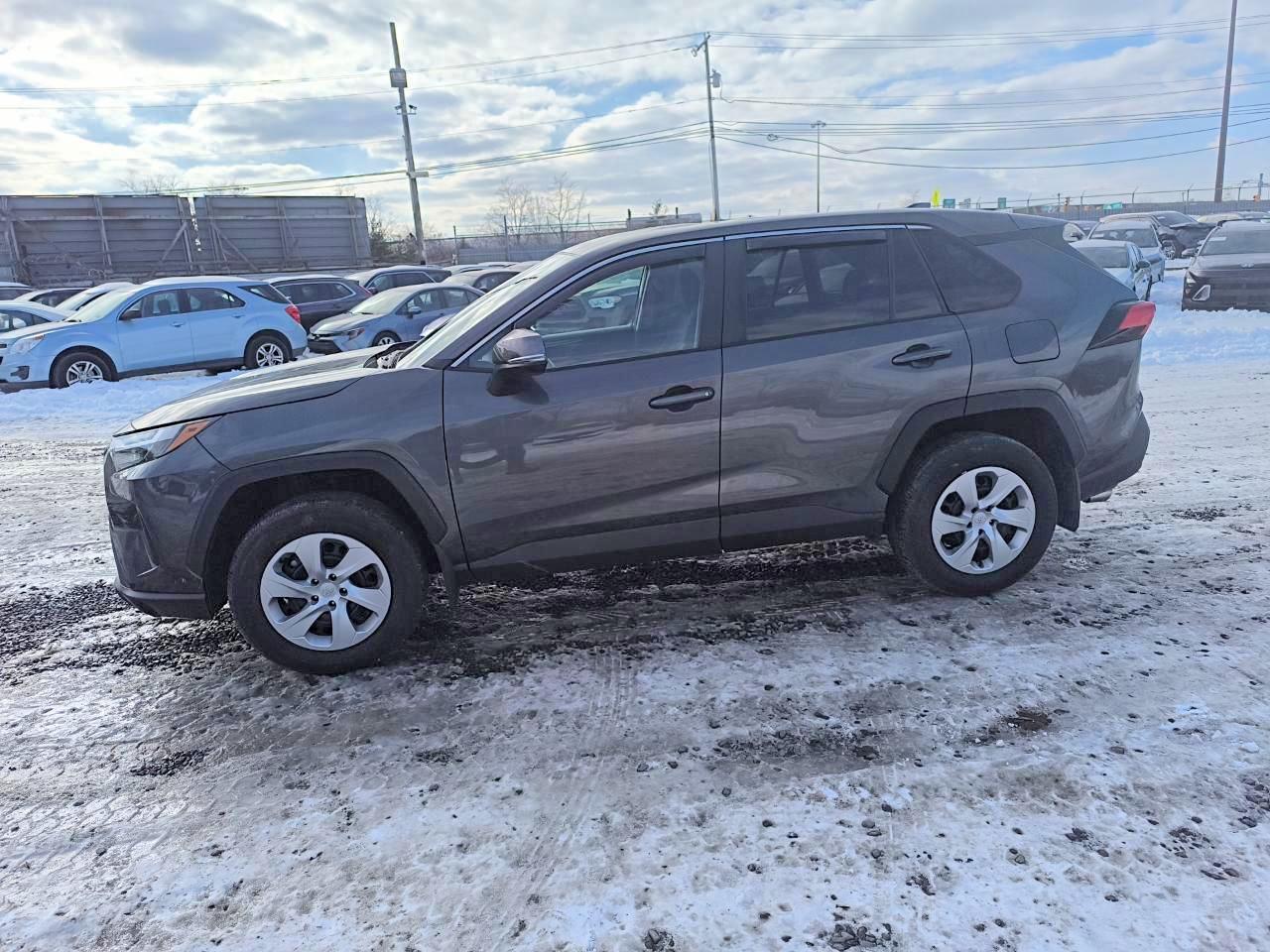 2025 TOYOTA RAV4 LE photo 25